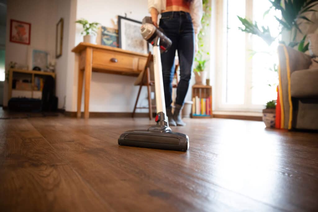 Vacuuming laminate floors discount
